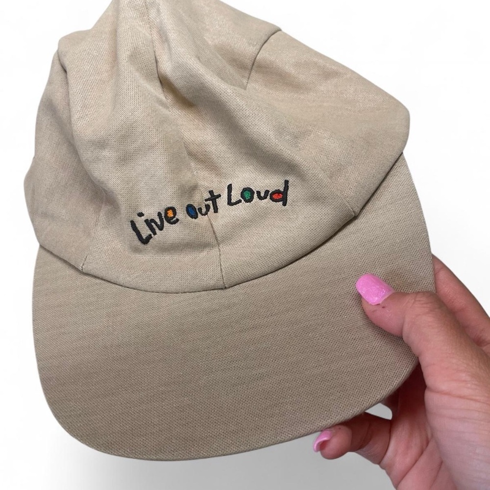 Beige Cap with Embroidered Text Bula